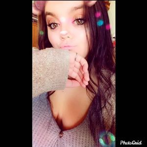 Meet your Posher, Emmaly